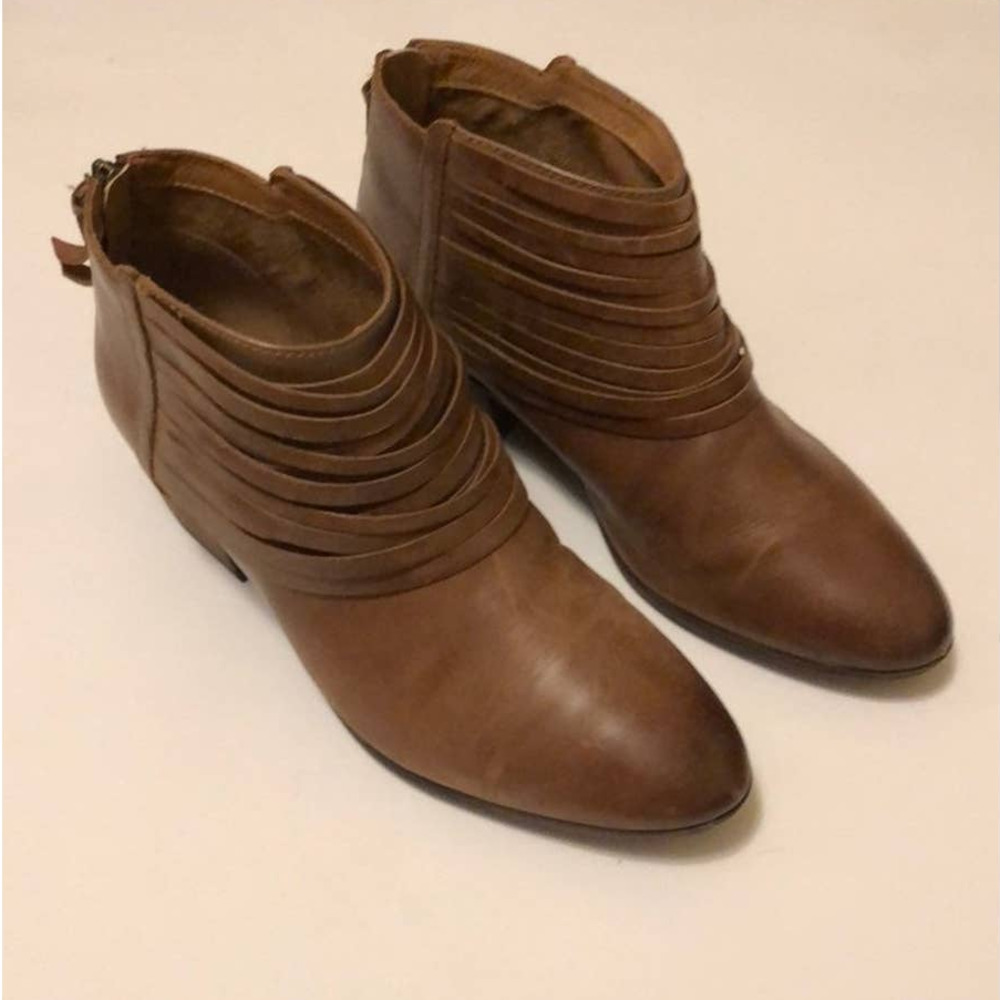 Clarks Skye Celeste brown leather bootie